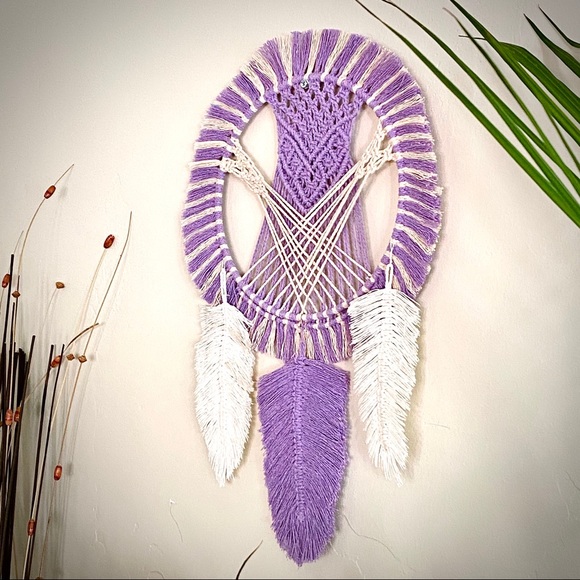 Macrame hanging wall dream catcher with feathers - Picture 4 of 8